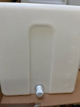 Indlæs billede til gallerivisning 60 liter Lodret Vandtank (22cm låg) L40cmxB40xH44cm - godkendt til drikkevand
